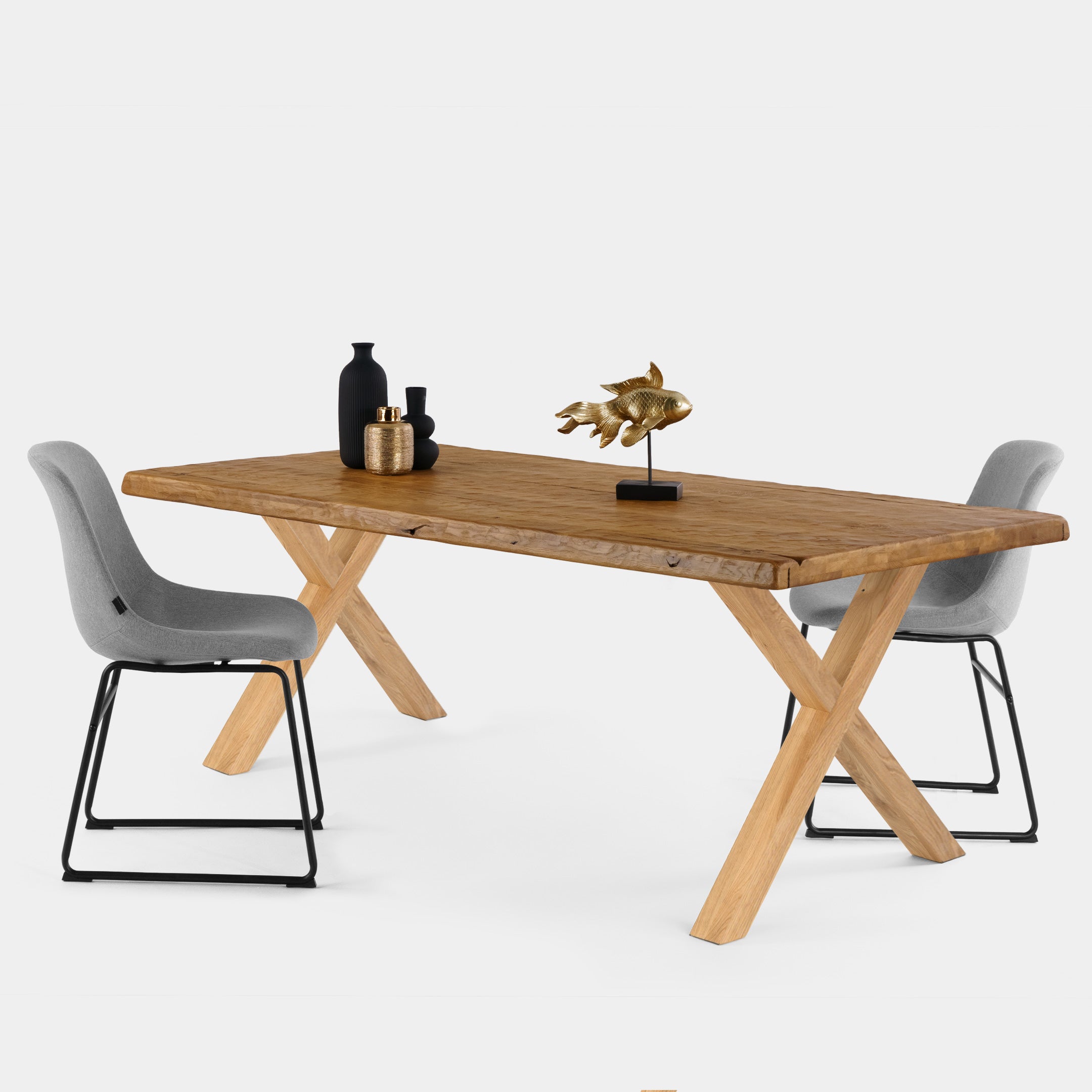 Mesa de Comedor de Roble Macizo Acabado Relieve, Color Ámbar y Patas de Roble en X