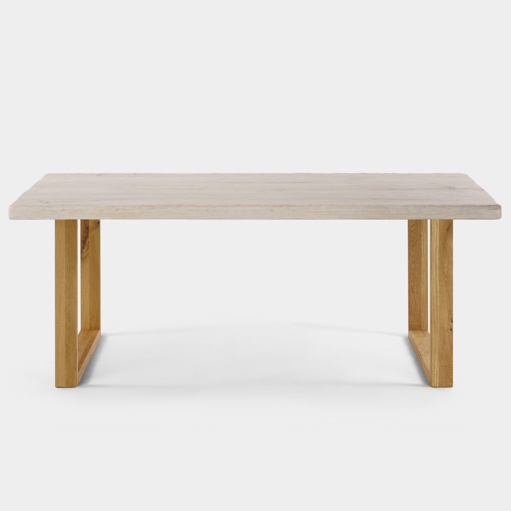 Table à manger rustique avec relief en bois de chêne massif blanchi et pieds en bois de chêne massif U