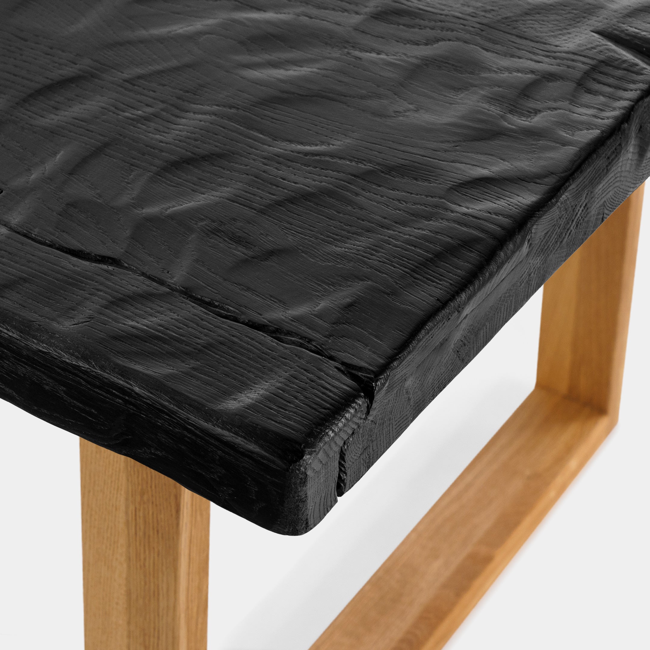Table de salle à manger rustique avec relief en bois de chêne noir massif et pieds en bois de chêne massif U