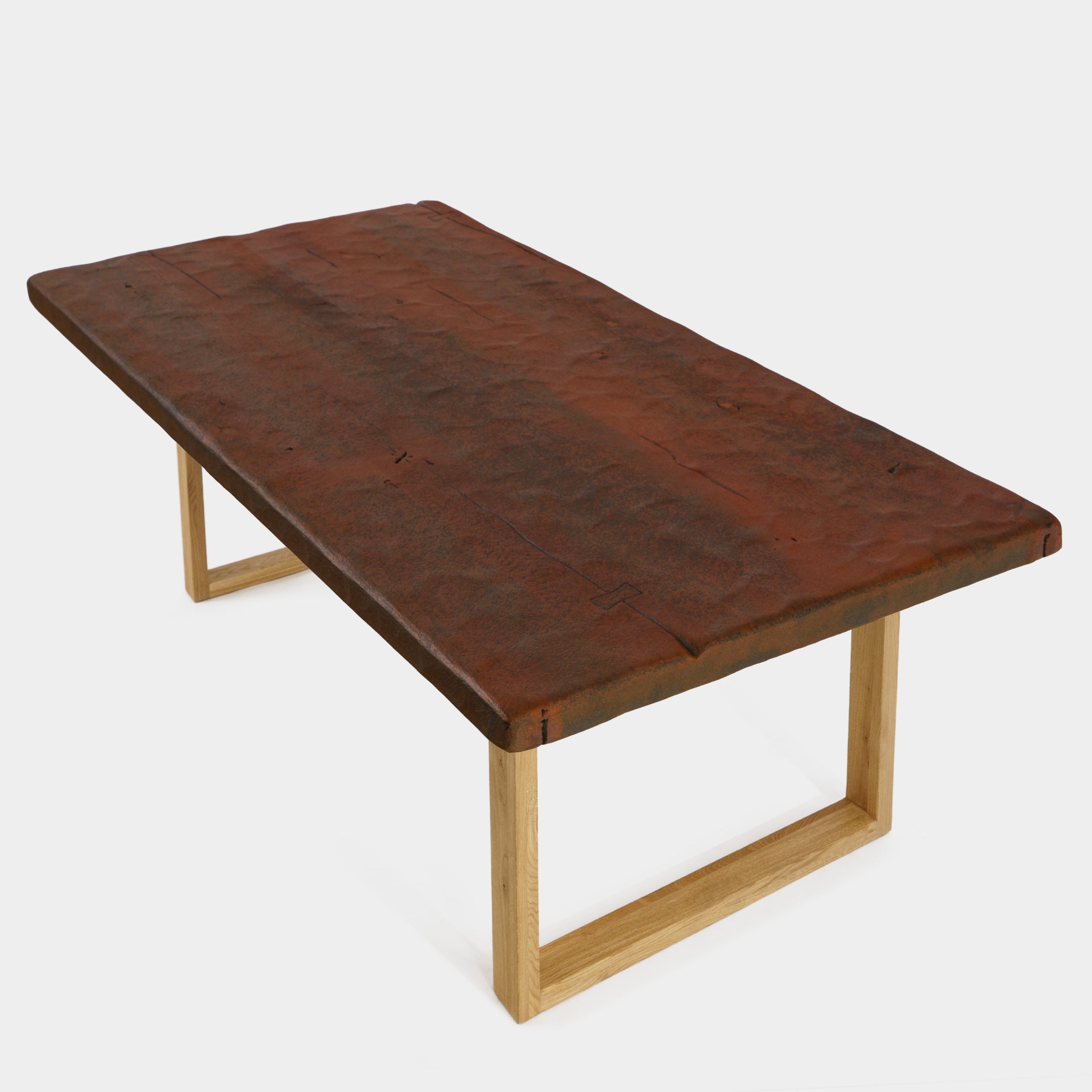 Mesa de Comedor Rustica con Relieve de Madera Maciza de Roble OXIDO y Patas madera de Roble Macizo U
