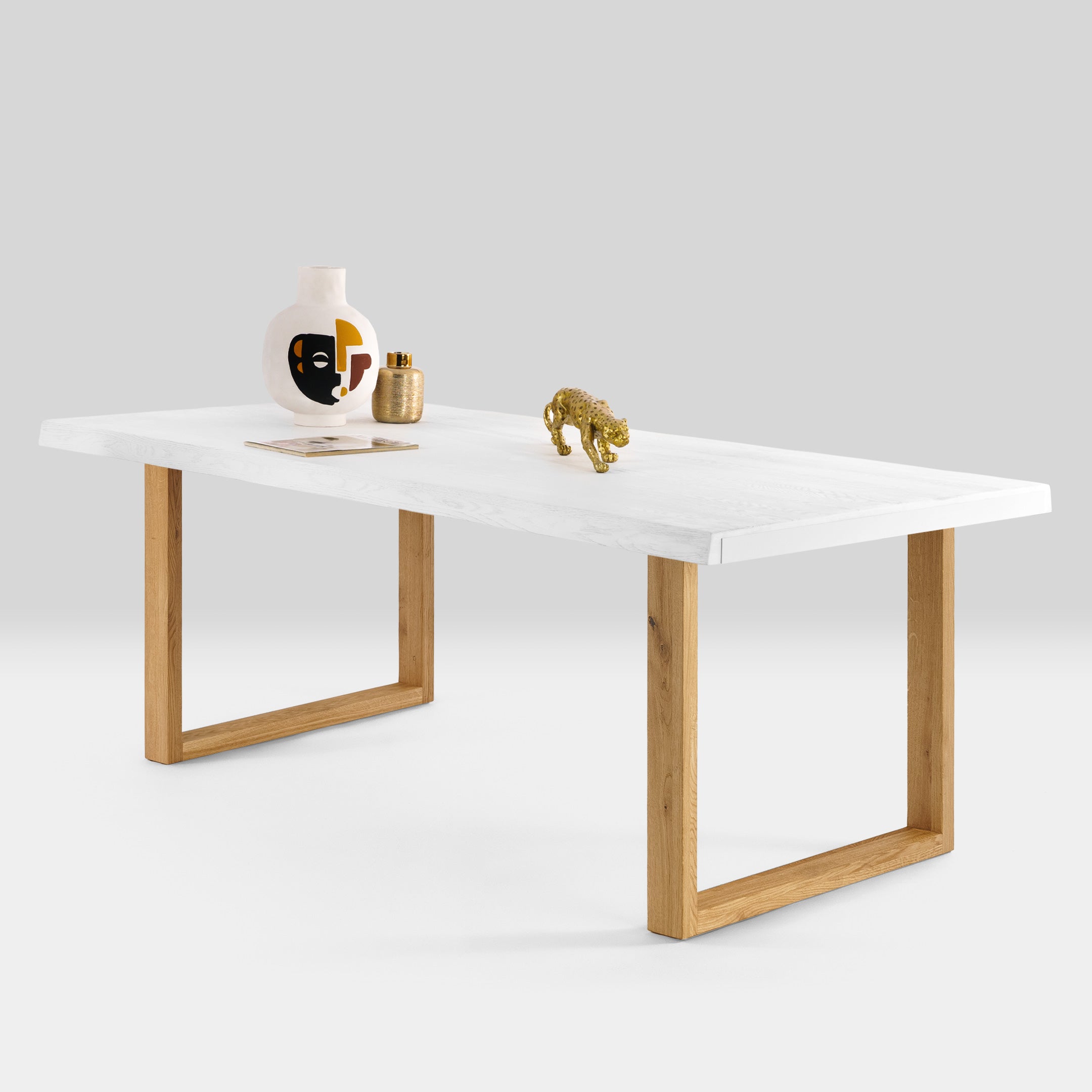 Table de salle à manger en bois de chêne blanc ondulé massif et pieds en bois de chêne massif U