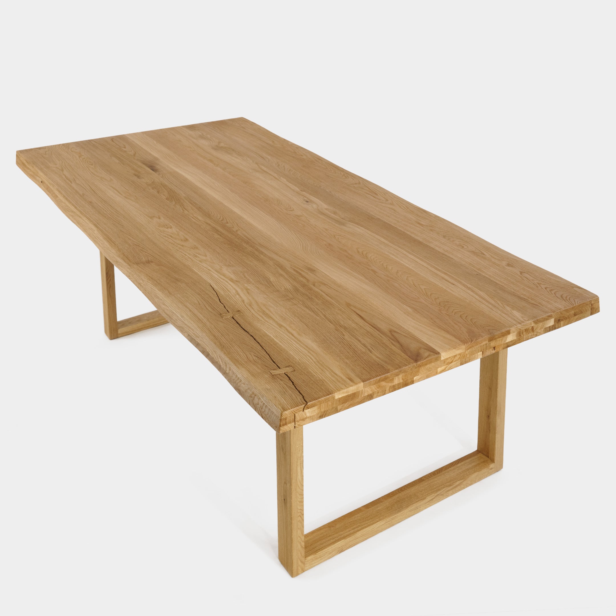Mesa de Comedor Rustica de Madera Maciza de Roble Dorado Ondulada y Patas de madera Roble Macizo U