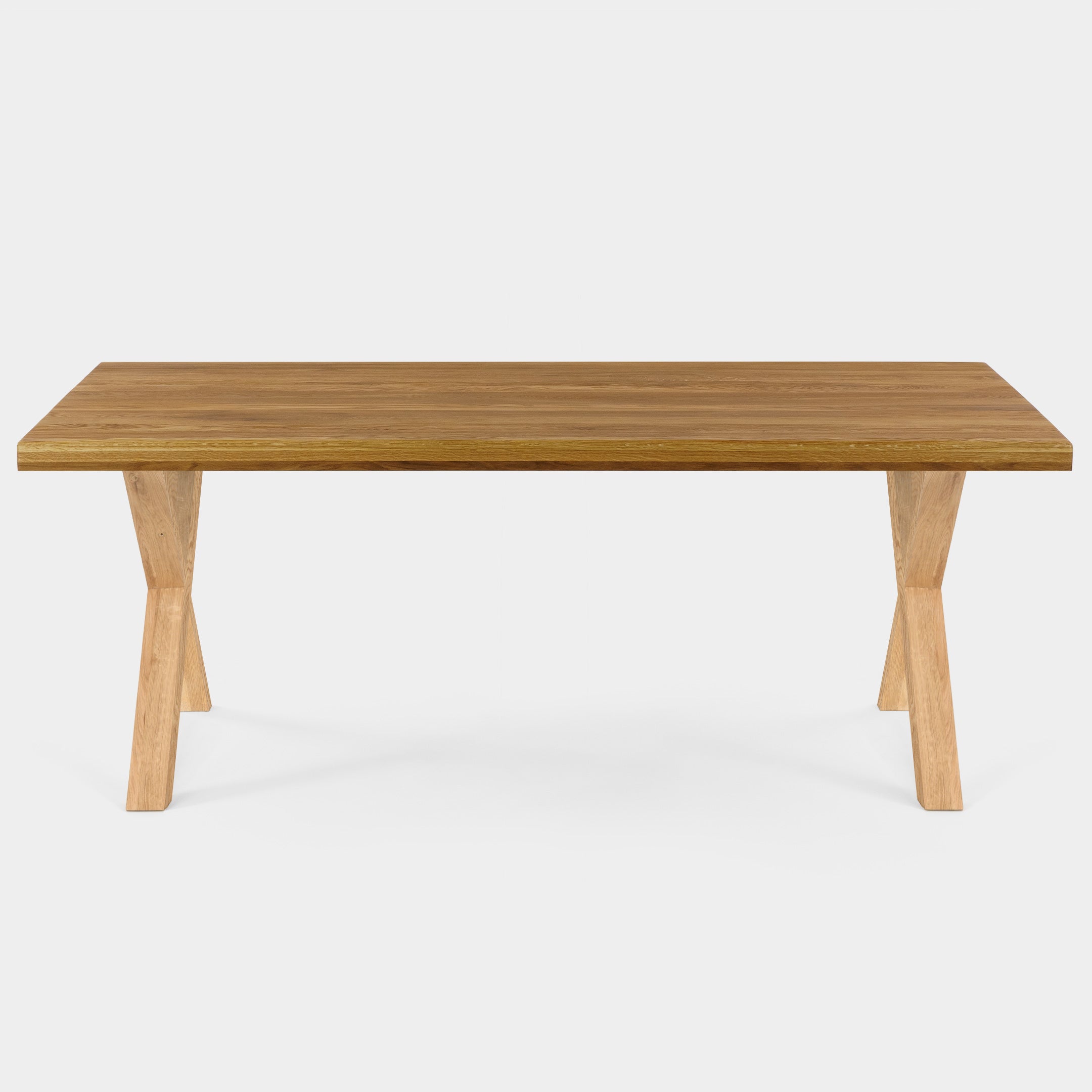 Mesa de Comedor de Roble Macizo Ámbar, Canto Recto, Patas X de Roble