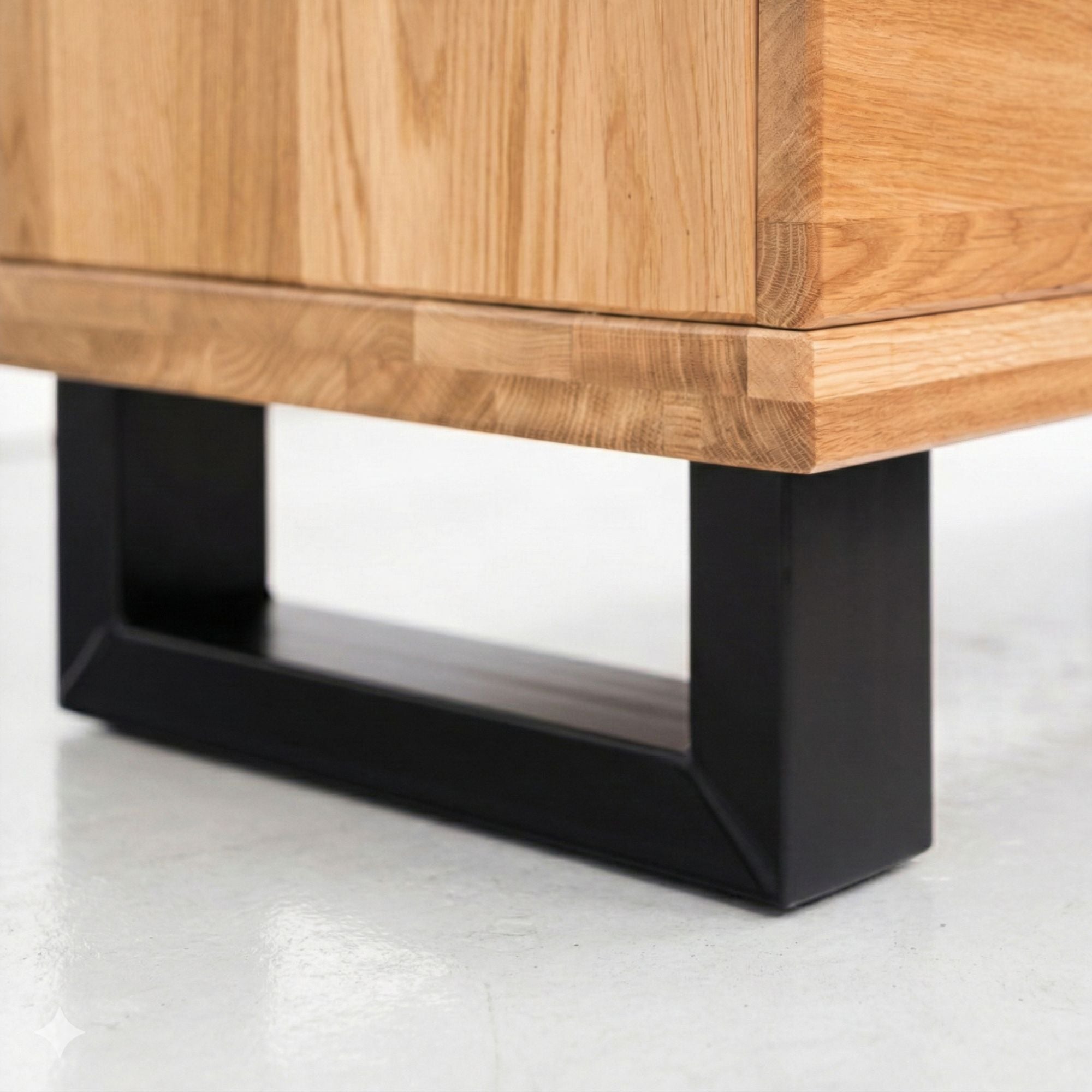 Vitrina aparador LIFE 120 en roble macizo natural y patas de acero negro