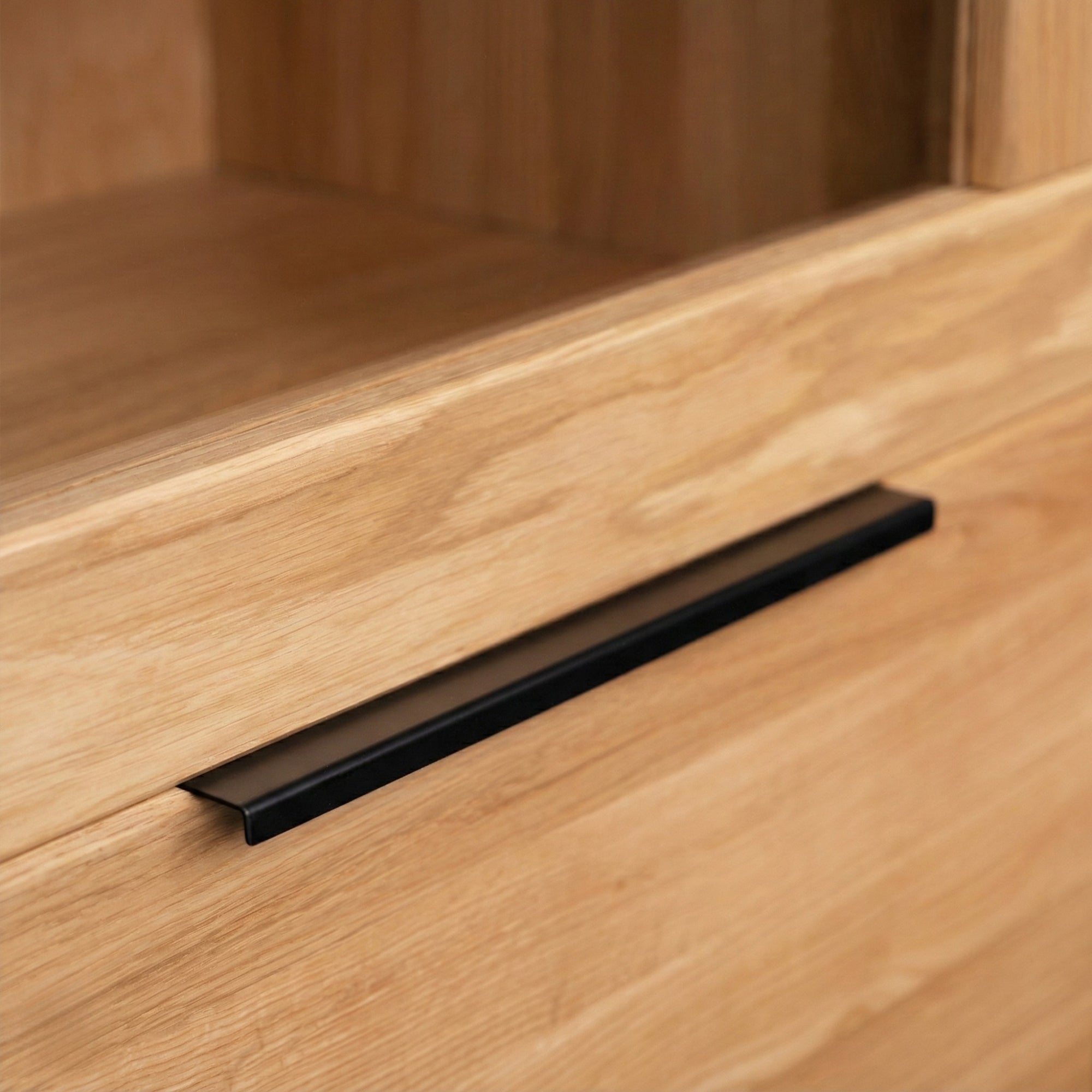 Vitrina aparador LIFE 120 en roble macizo natural y patas de acero negro