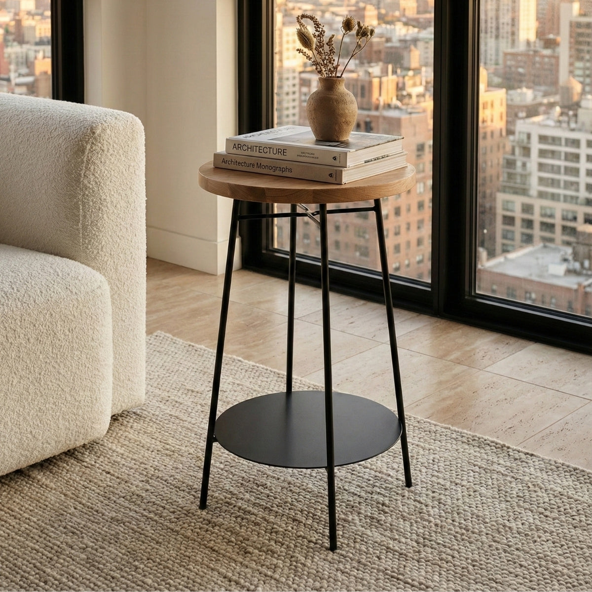 Mesa auxiliar PIVOT Ø30 x 60 cm de roble macizo | Bandeja inferior y estructura de acero negro pintado al horno